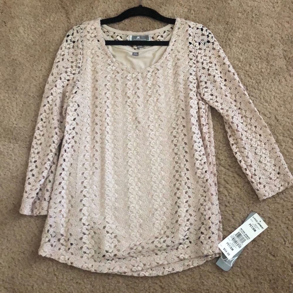 NWT -beautiful top